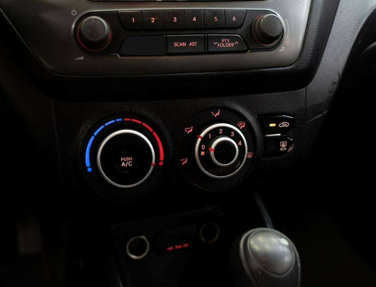 Купить Kia Rio 4-speed, 2012, 286 550 км, фото №12