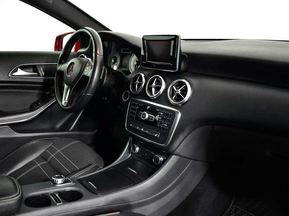 Купить Mercedes-Benz A-Класс 180, 2013, 136 676 км, фото №9