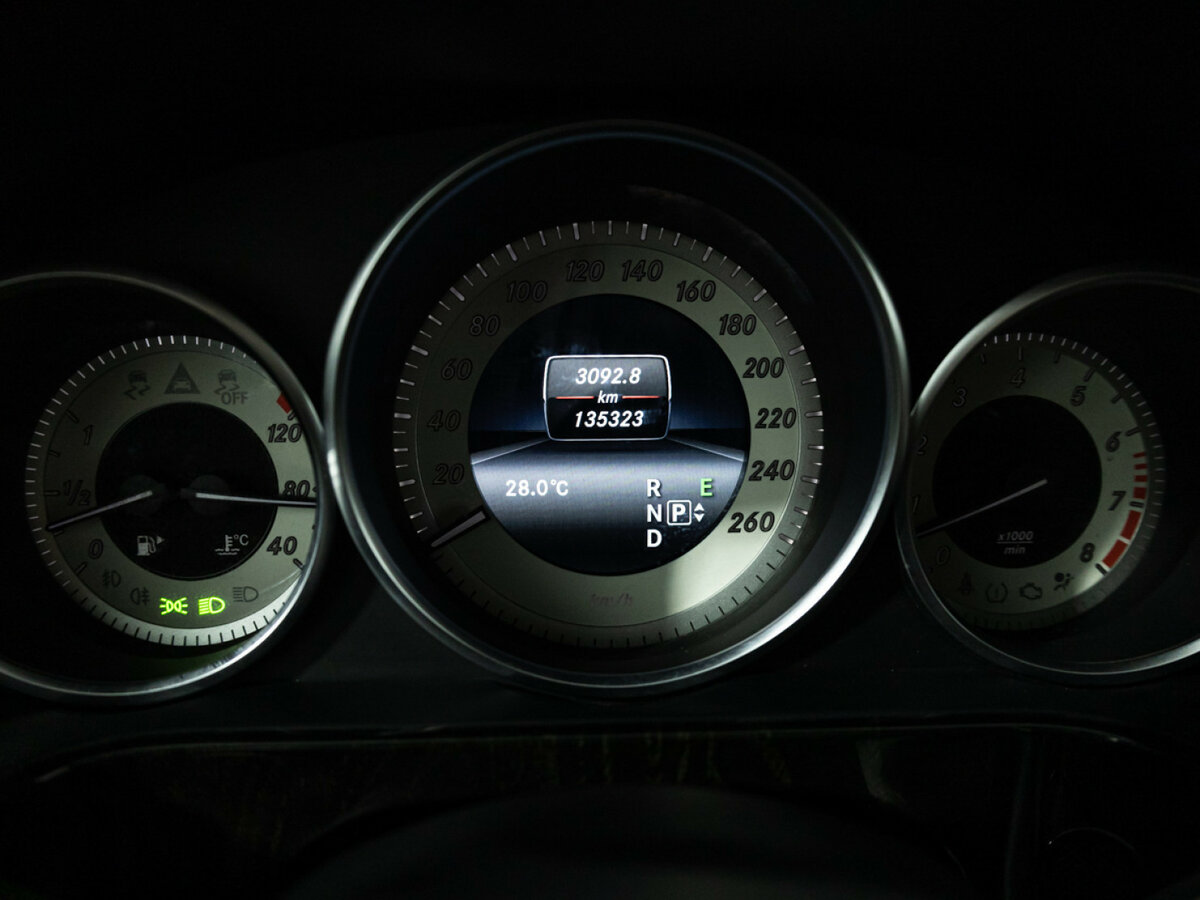 Купить Mercedes-Benz E-Класс 300 IV (W212, S212, C207) Рестайлинг, 2013, 135 320 км, фото №12