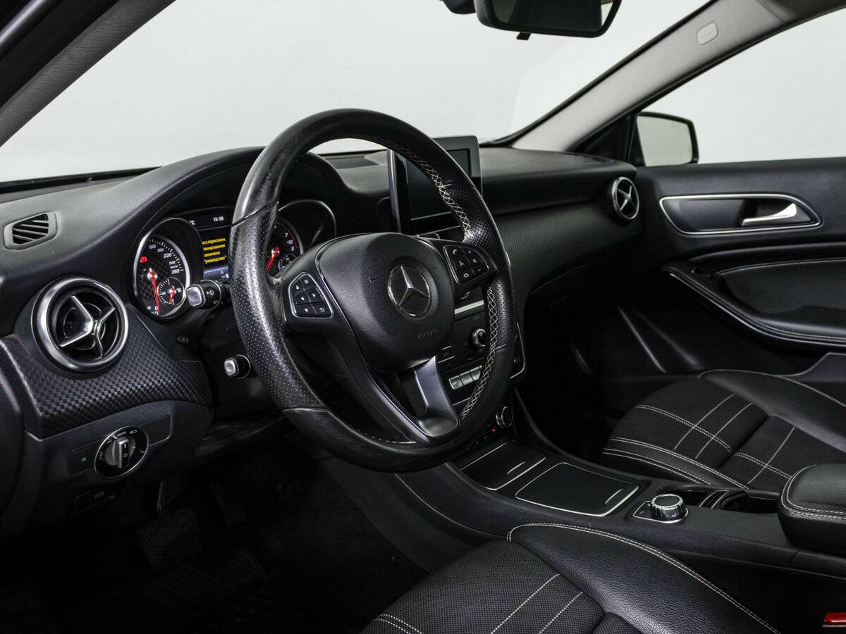 Купить Mercedes-Benz A-Класс 180 III (W176) Рестайлинг, 2016, 135 781 км, фото №10