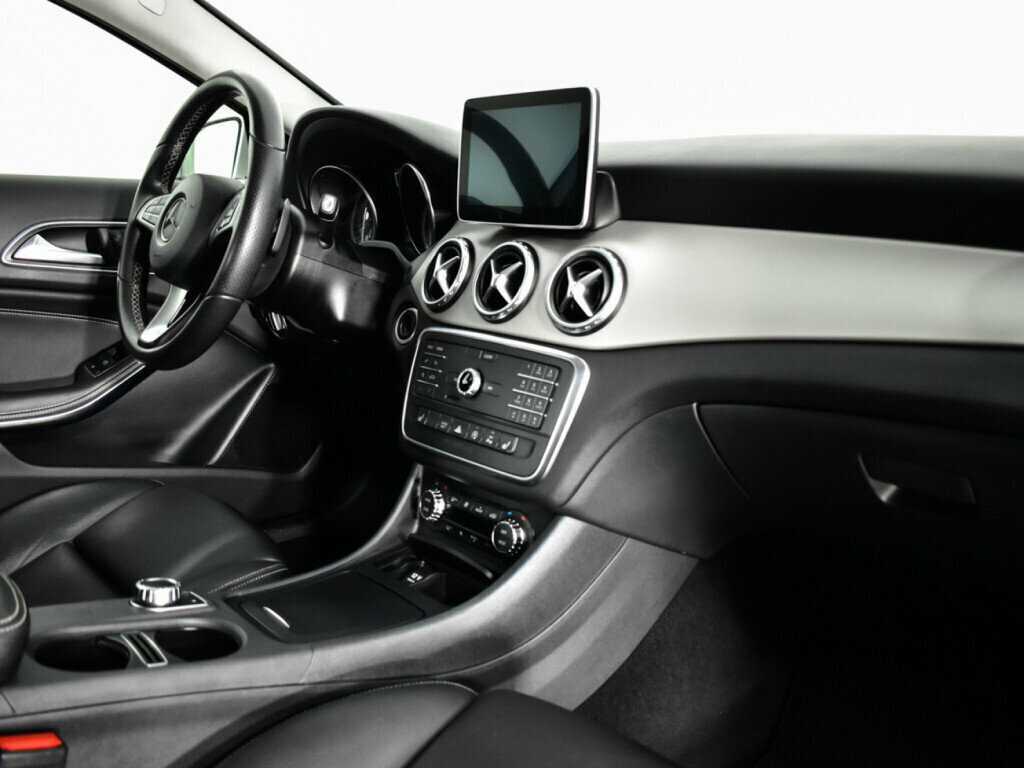 Купить Mercedes-Benz GLA 200, 2016, 118 171 км, фото №9