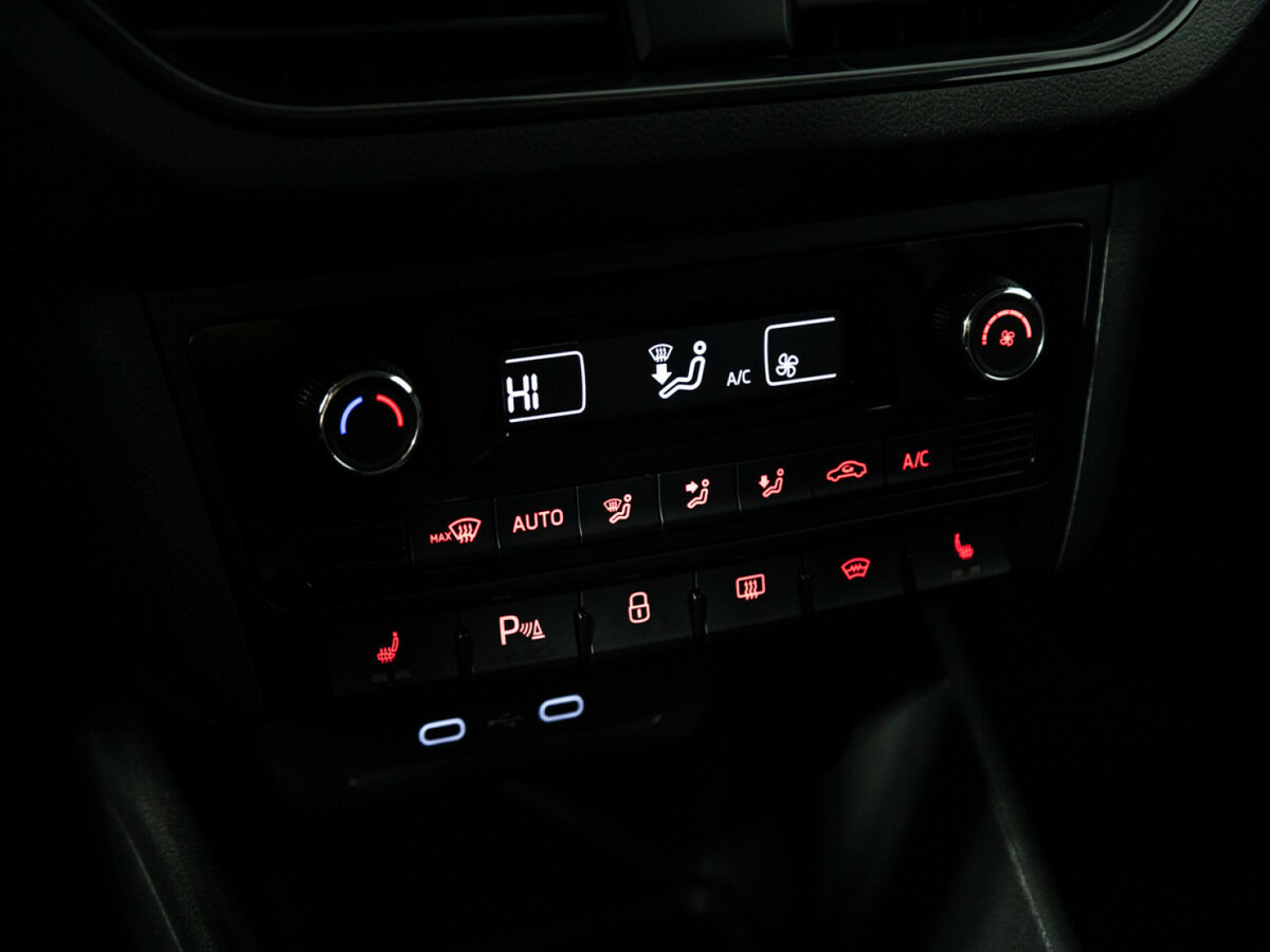 Купить Volkswagen Polo VI, 2020, 131 000 км, фото №14