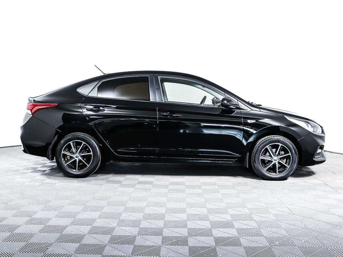 Купить Hyundai Solaris, 2017, 75 447 км, фото №4