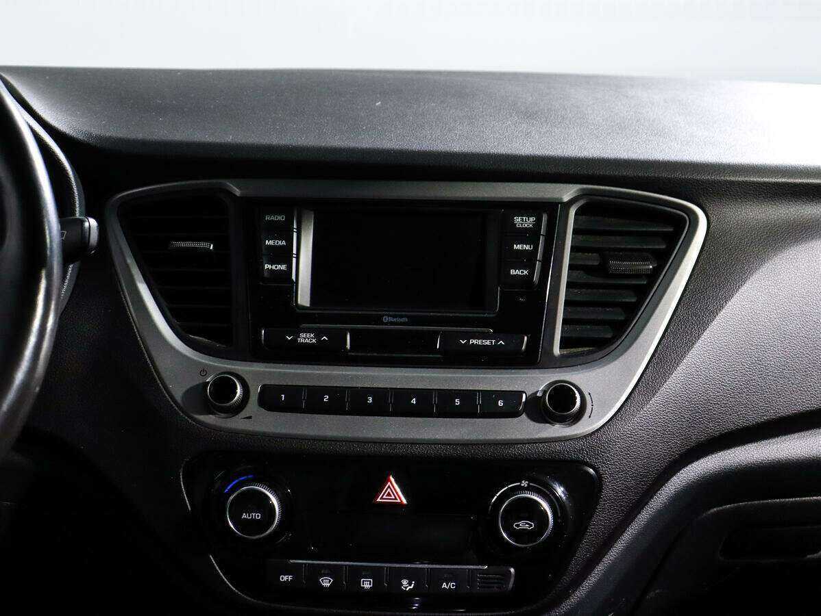 Купить Hyundai Solaris, 2017, 116 656 км, фото №11