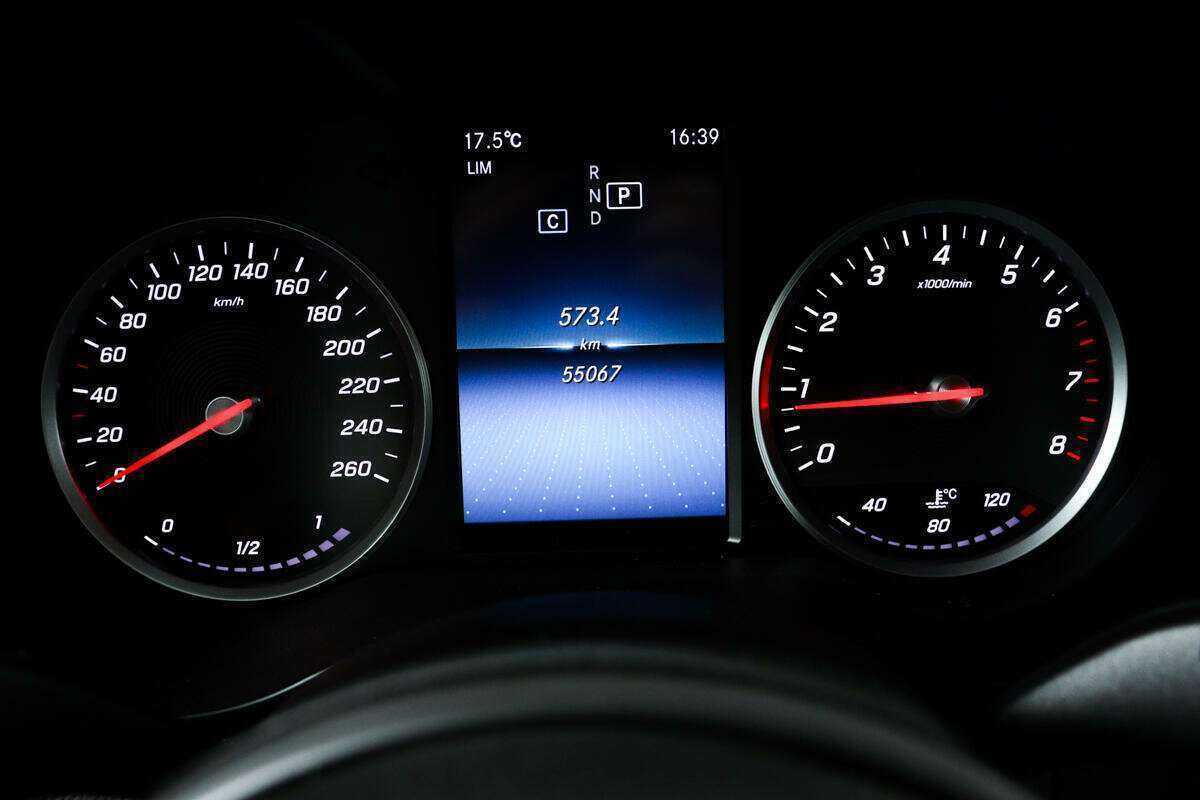 Купить Mercedes-Benz C-Класс 180, 2018, 54 975 км, фото №10