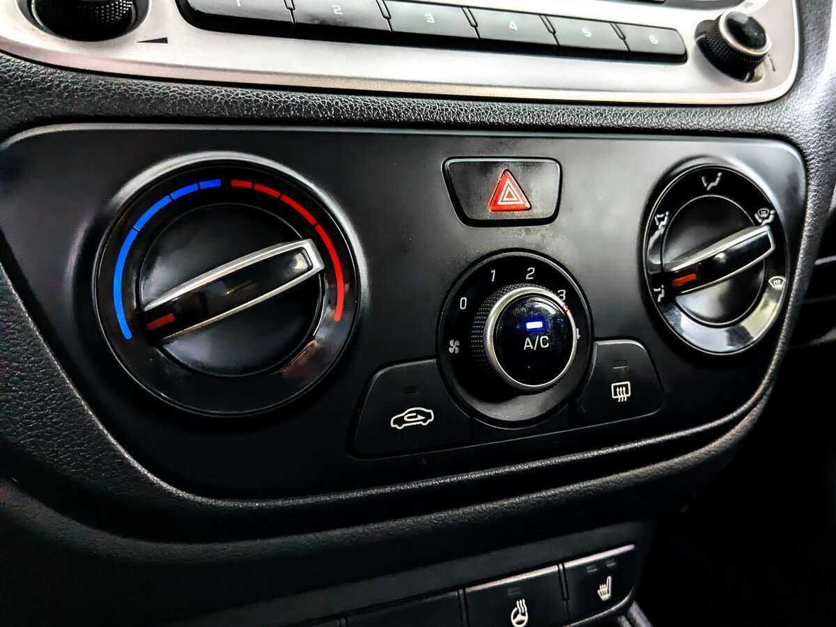 Купить Hyundai Solaris, 2018, 123 821 км, фото №25