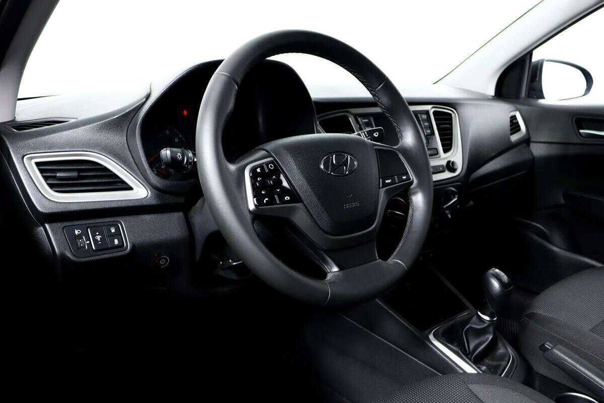 Купить Hyundai Solaris, 2021, 131 303 км, фото №13