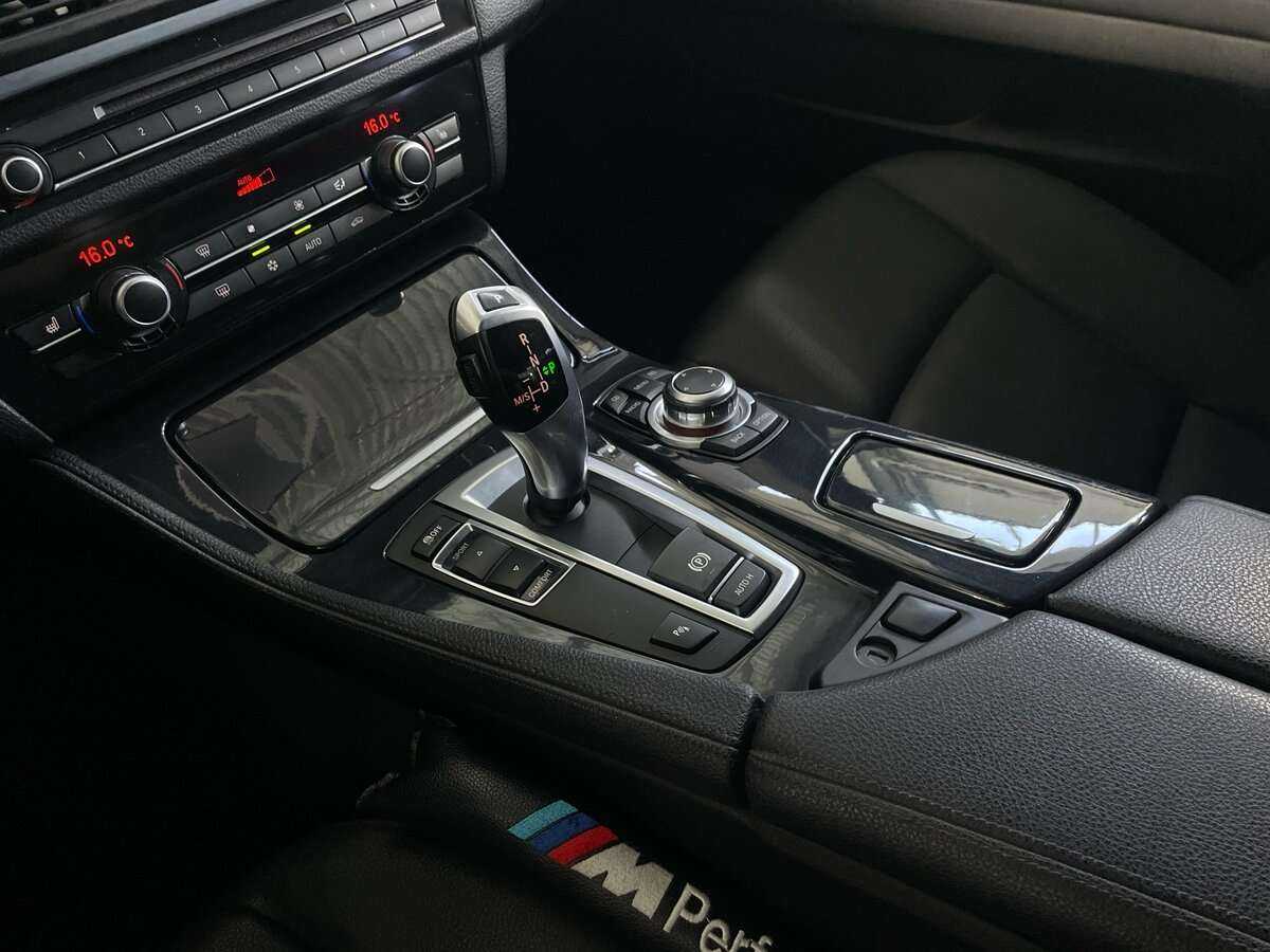 Купить BMW 5 серии 520i, 2012, 205 209 км, фото №16