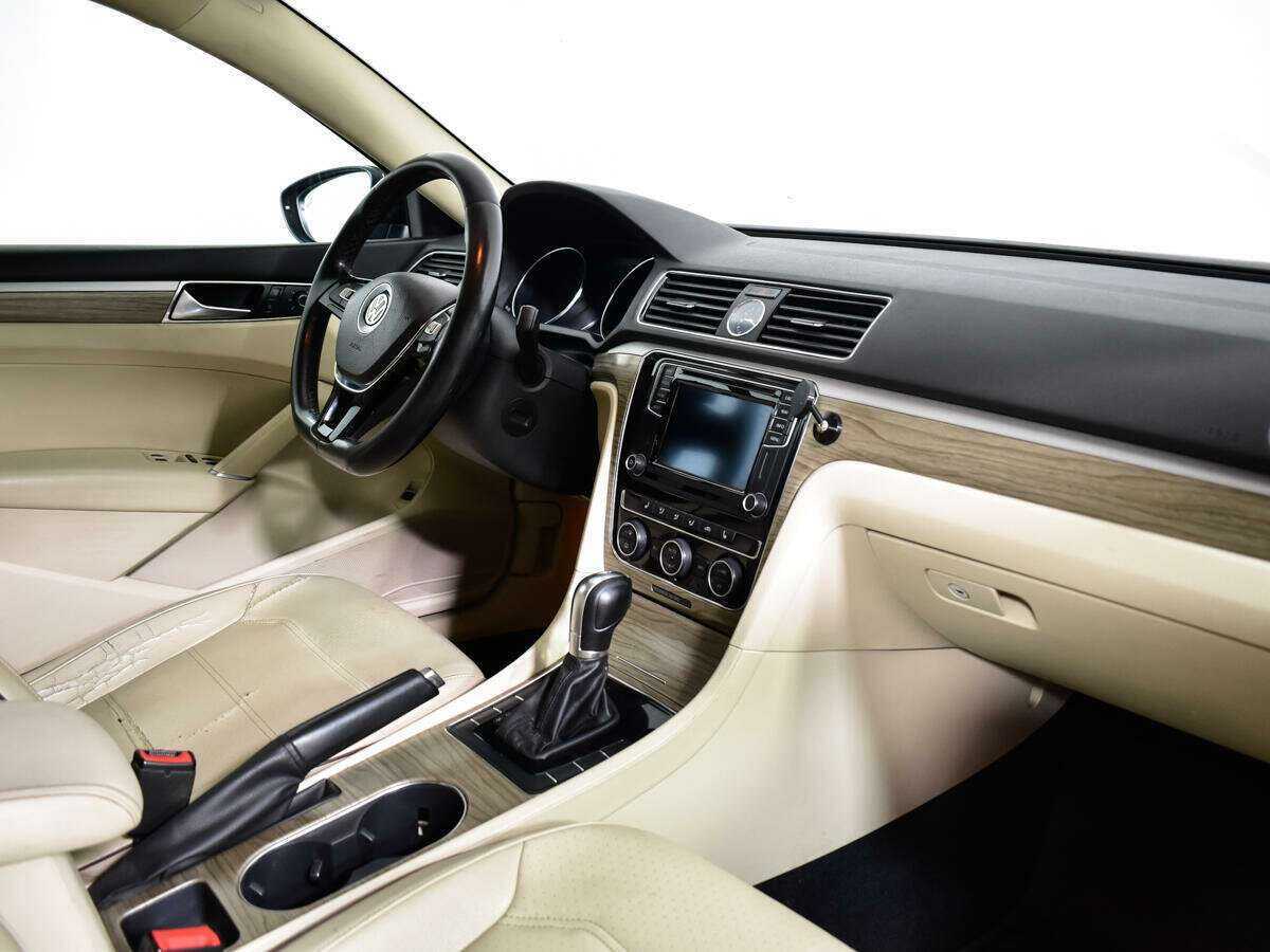 Купить Volkswagen Passat, 2016, 165 000 км, фото №9