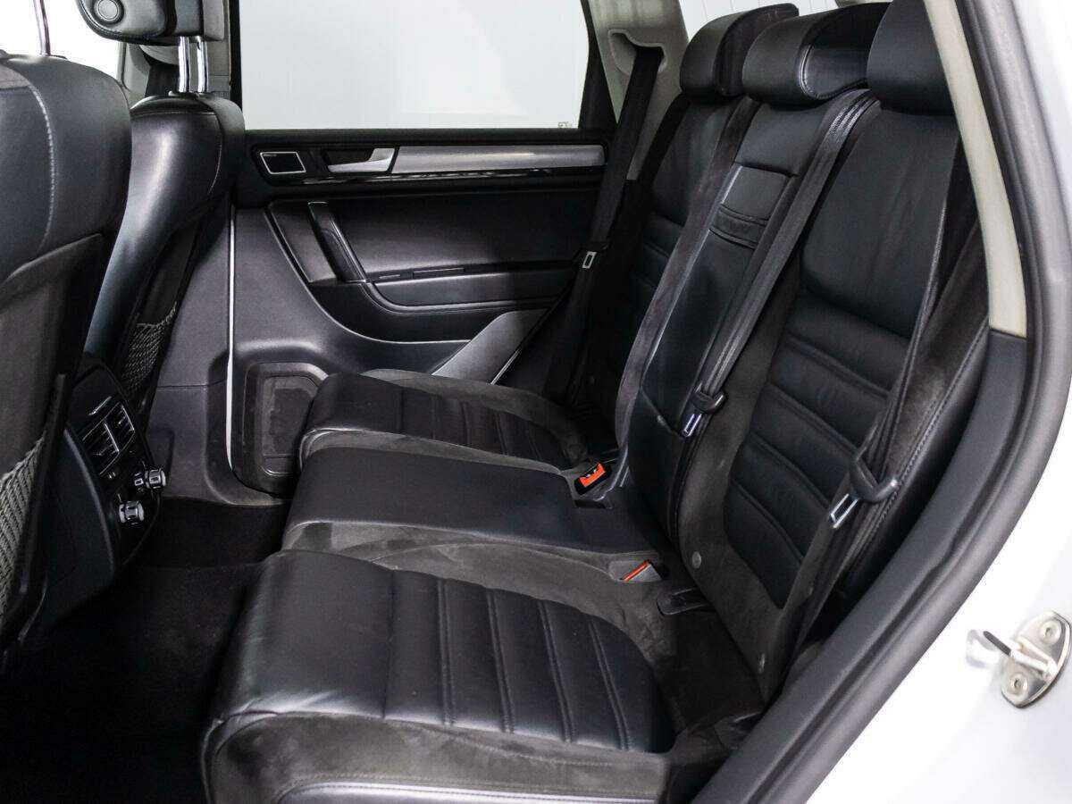 Купить Volkswagen Touareg, 2012, 236 145 км, фото №10