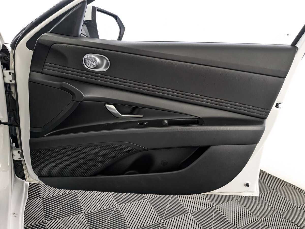 Купить Hyundai Elantra, 2021, 41 281 км, фото №21