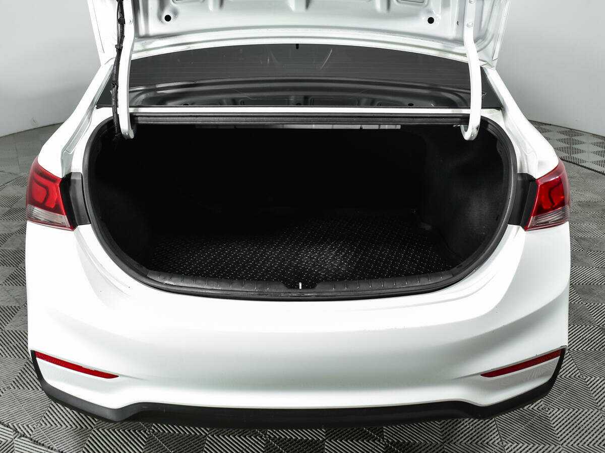 Купить Hyundai Solaris, 2017, 88 359 км, фото №13