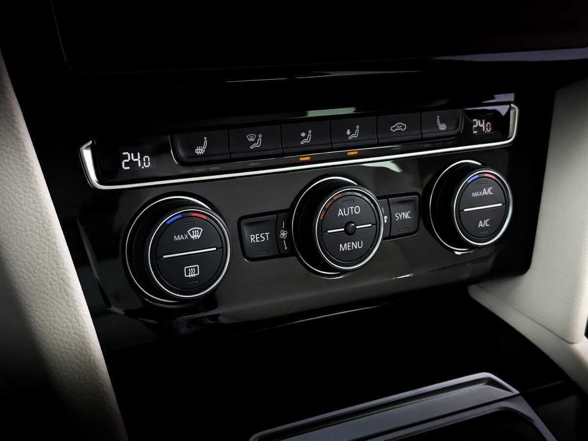 Купить Volkswagen Passat, 2017, 75 878 км, фото №25