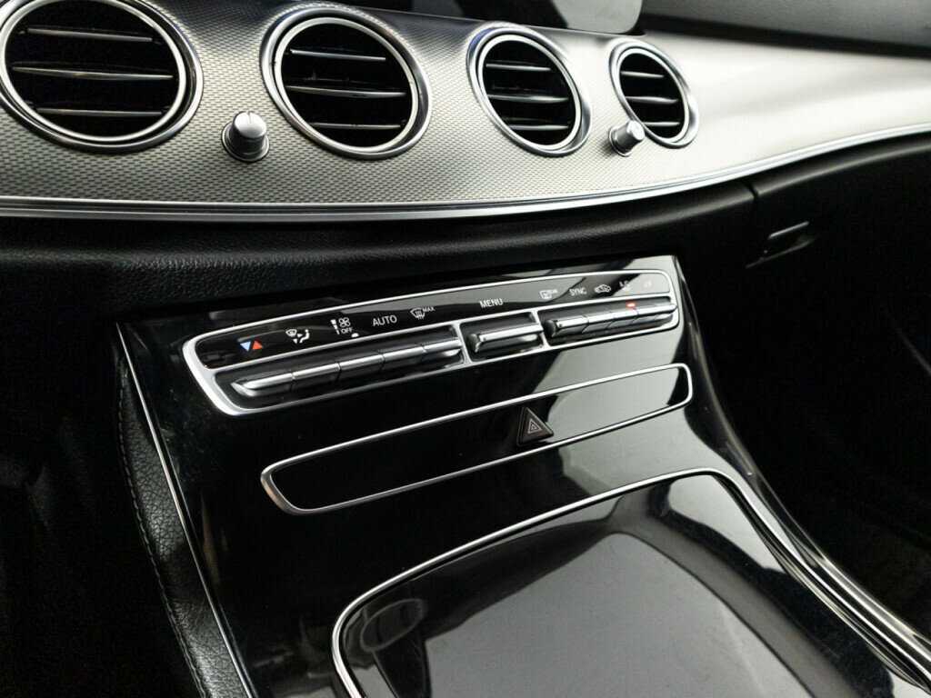 Купить Mercedes-Benz E-Класс 200 d, 2019, 208 481 км, фото №17