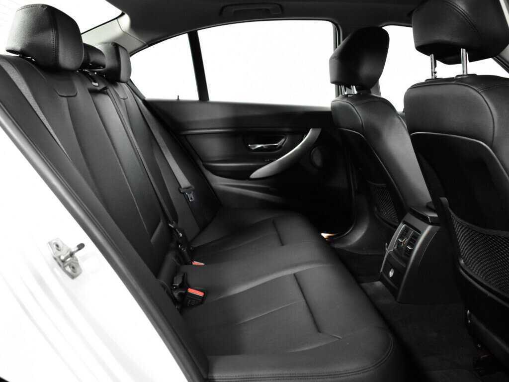 Купить BMW 3 серии 318i, 2015, 141 865 км, фото №10