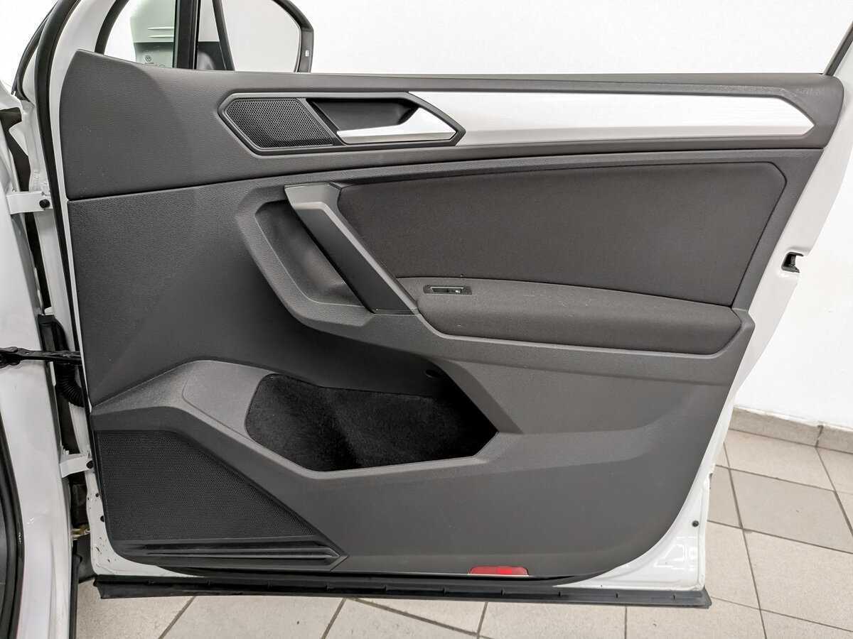 Купить Volkswagen Tiguan, 2021, 125 676 км, фото №24