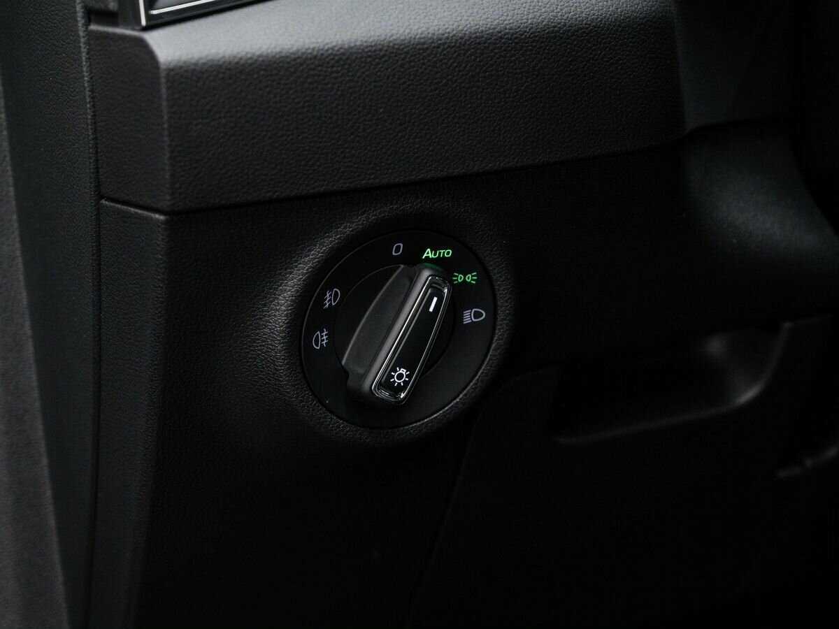 Купить Skoda Karoq, 2020, 84 000 км, фото №17