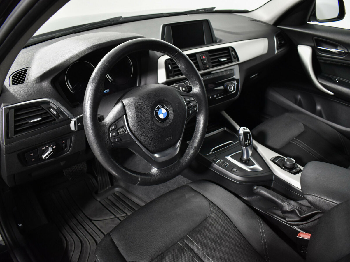 Купить BMW 1 серии 118i II (F20/F21) Рестайлинг 2, 2017, 64 080 км, фото №9